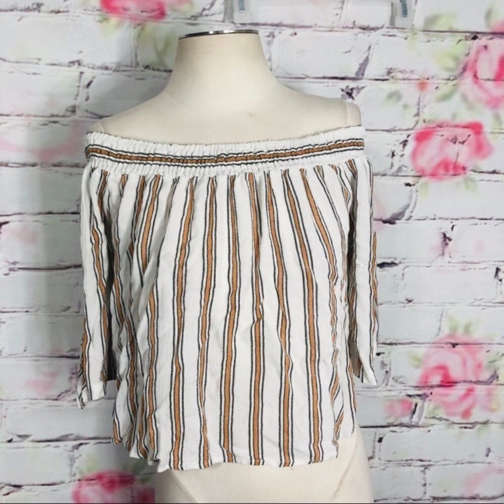 🔥5/25 sale🔥Chocolate off the shoulder top